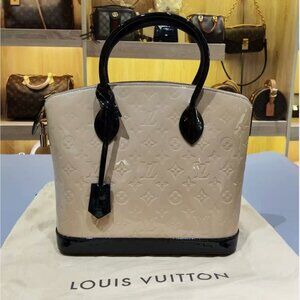 Slightly Used Louis Vuitton Monogram Vernis Lockit PM Patent Leather Handbags N